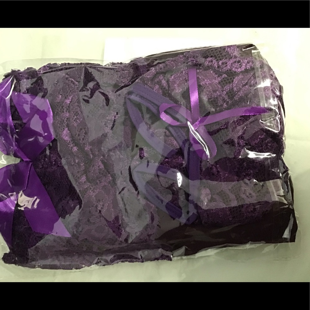 Purple  lace sexy lingerie and panty set - Picture 4 of 4